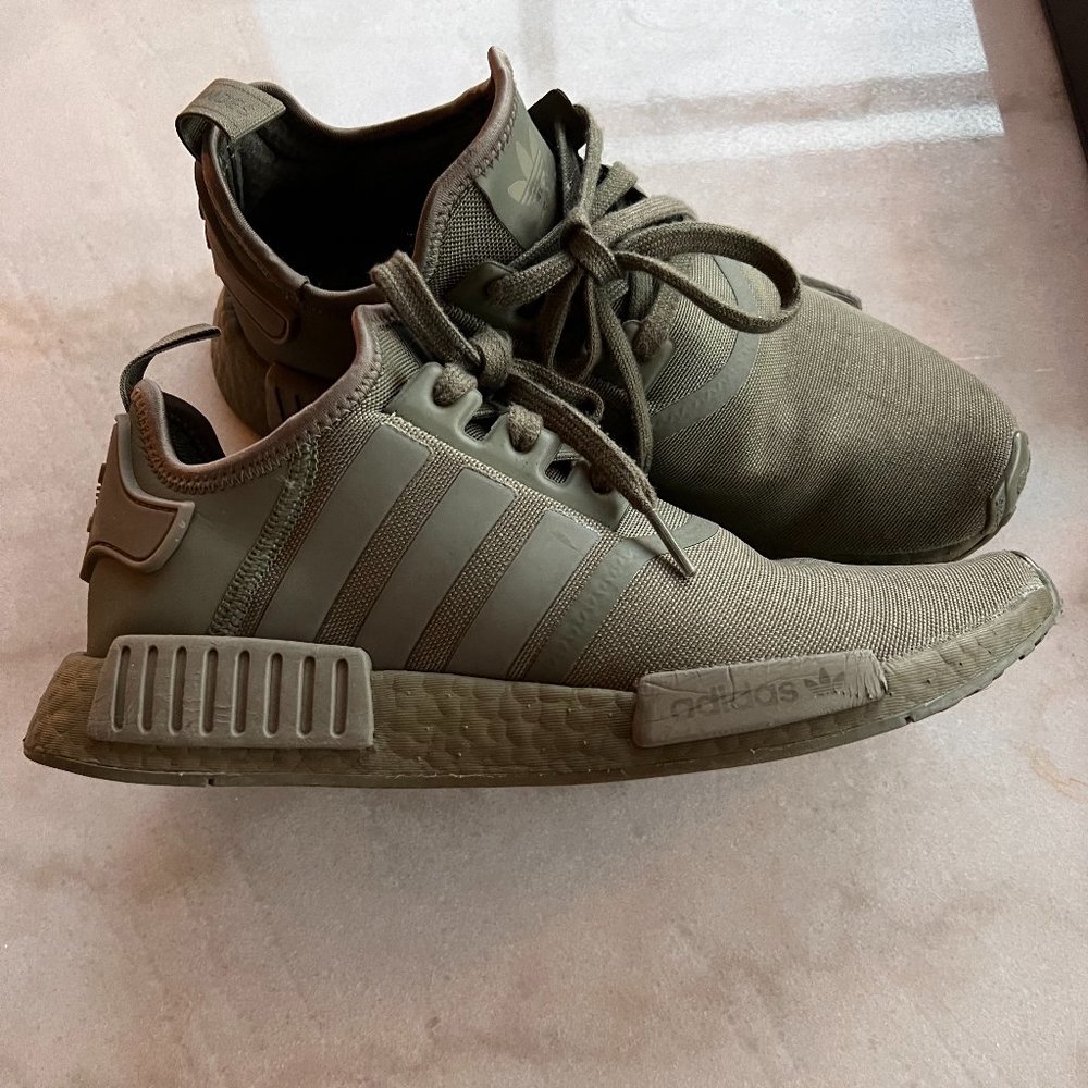 Adidas Sneakers (9 Men)